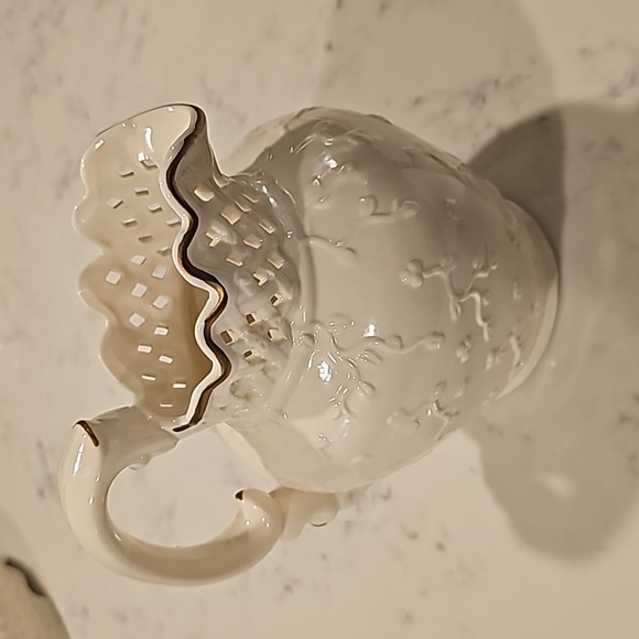 Ceramic pitcher - Picture 2 of 2